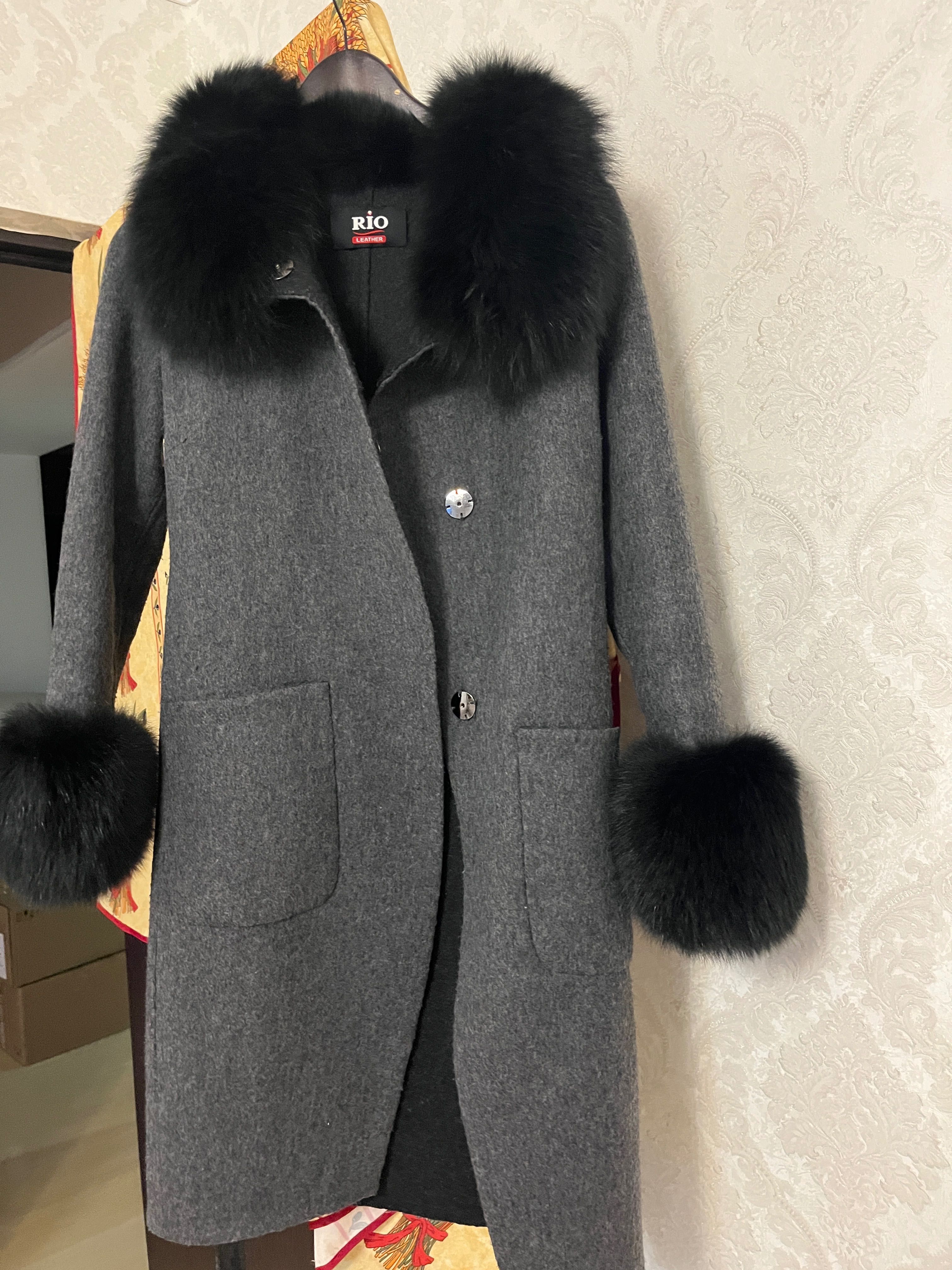 Пальто женское серое