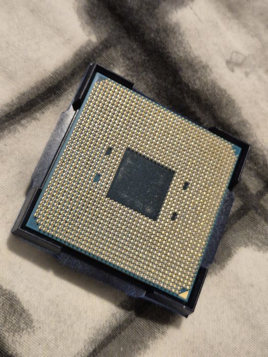 AMD Ryzen 5 3400g PRO / Процесор