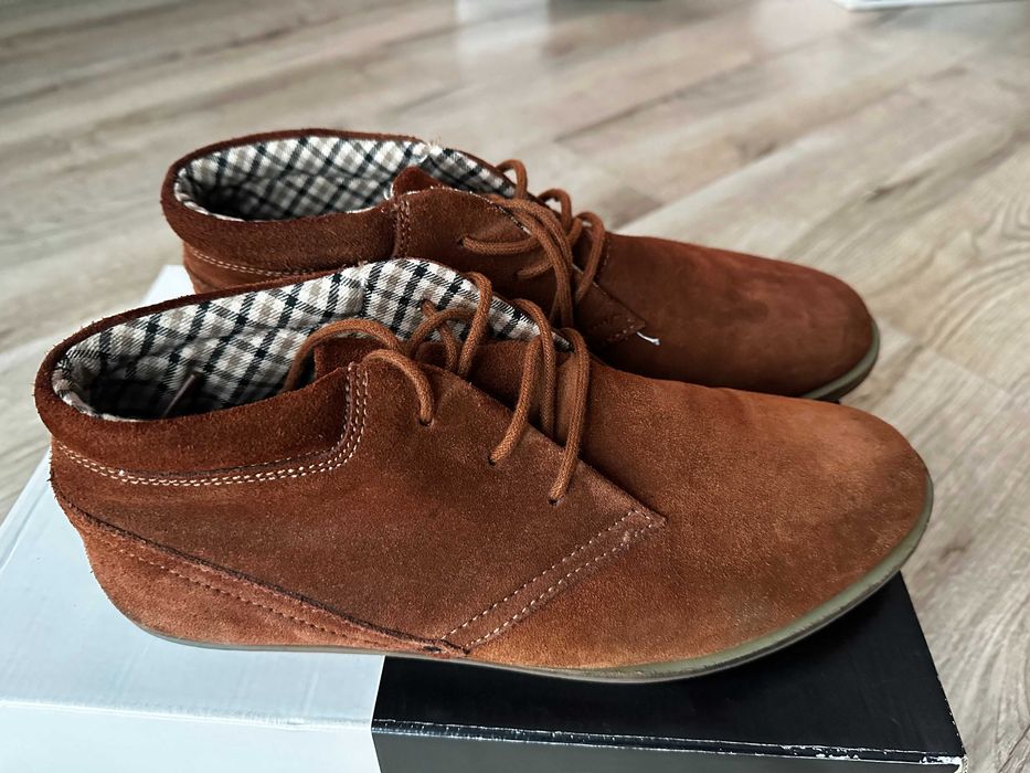 Ghete piele intoarsa Bershka 42