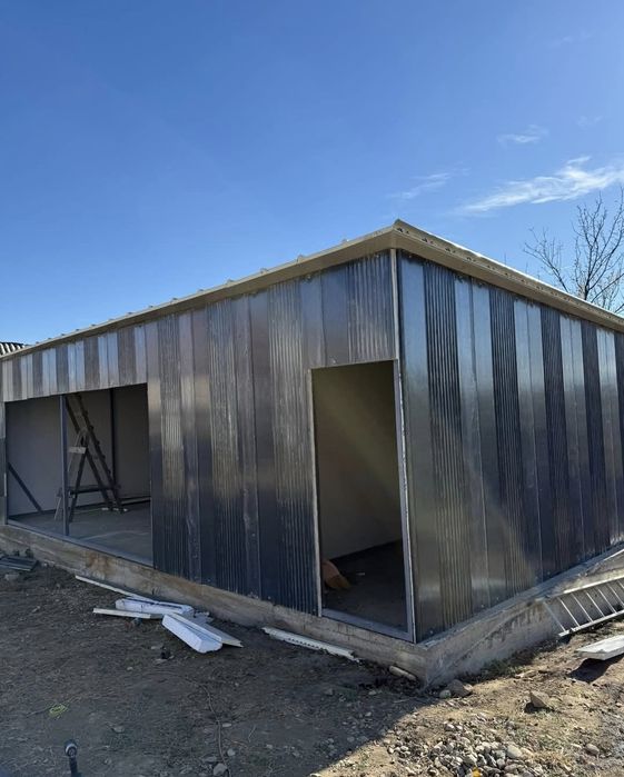 Vand garaje auto pe structura metalica