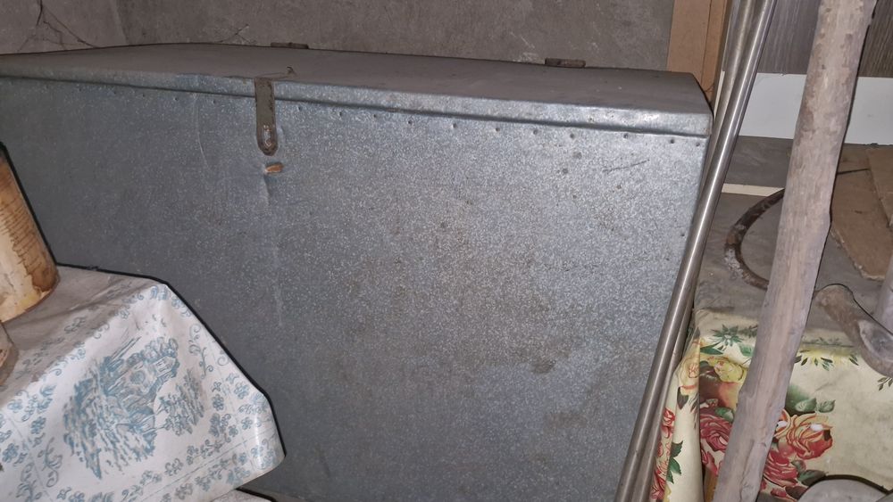 Продам ларь дерево, снаружи и снутри оббит оцинкованный листом.