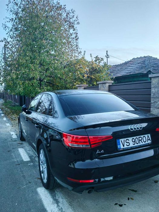 Vand Audi A4, 2017 luna a10a