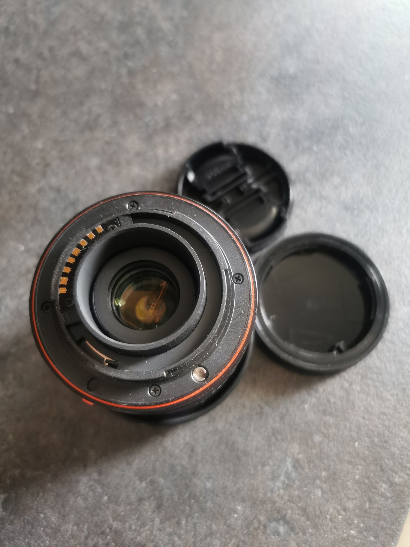 Sony 18-70 3.5-5.6 Обектив
