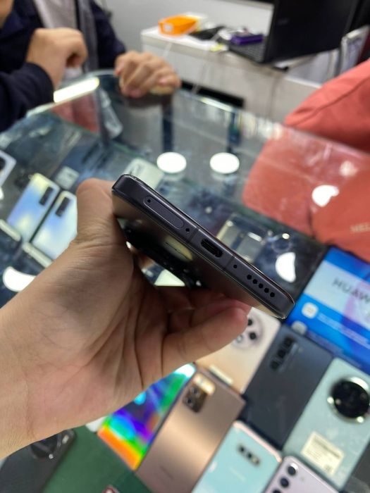 Vivo X200 Ultra 16/512 Gb sotiladi