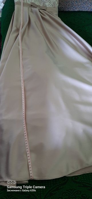 Дамска рокля с дантела