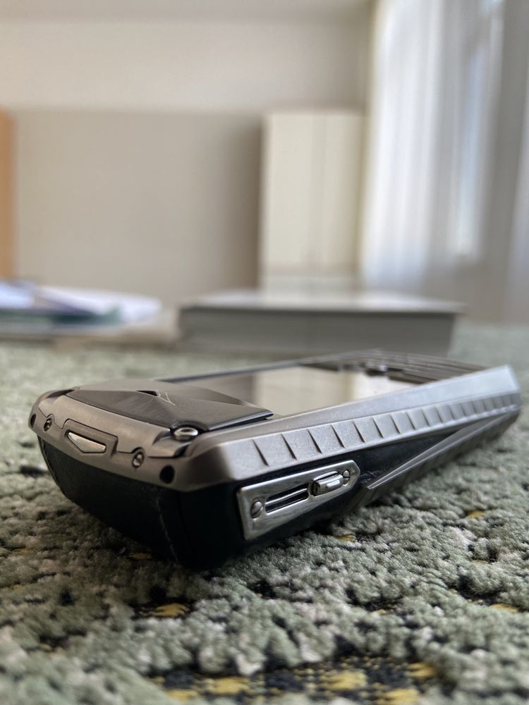 VERTU Ascent knurled black