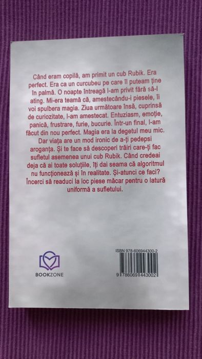 Carte  "Hai sa ne prefacem si azi" Remina Radu