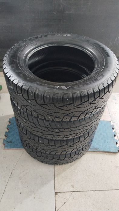 Продам зимние резину  215/65/16
