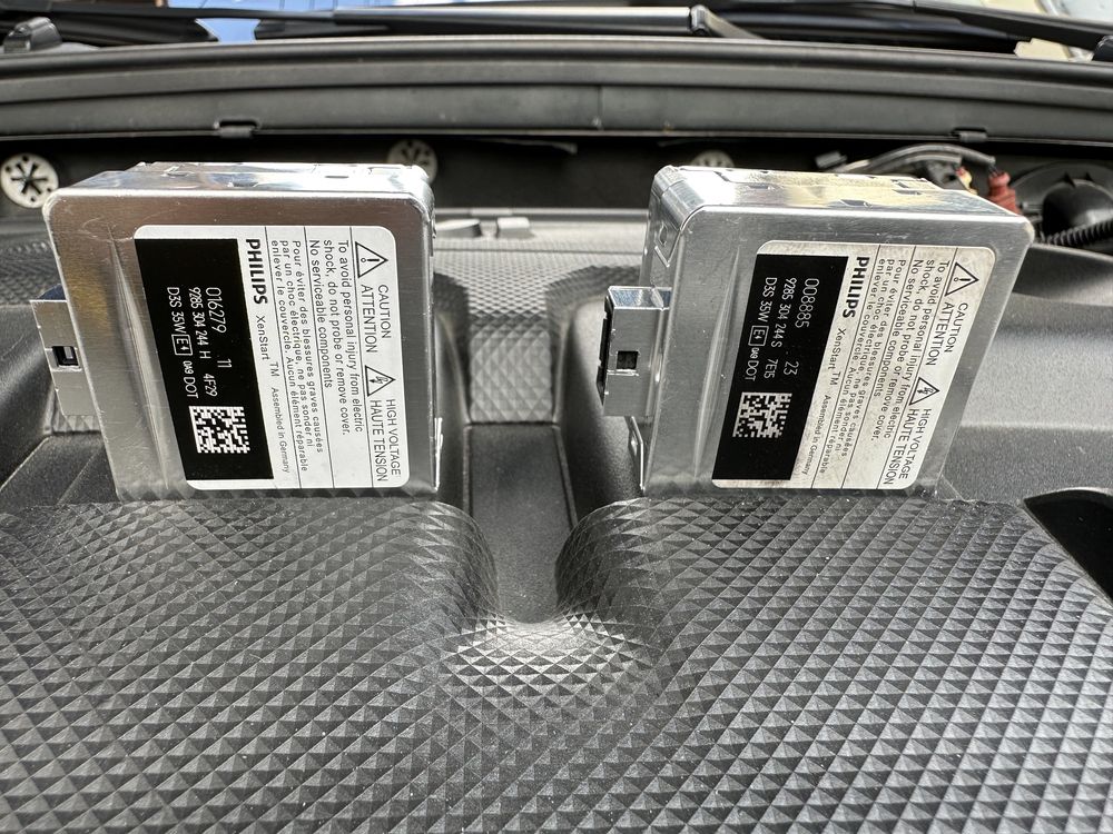 Оригинални ксенонови крушки D3S 35W  Philips Skoda Vrs