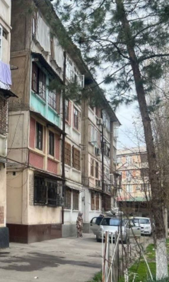 СРОЧНО! 4 хона дом сотилади. 4/3/4 Балкон 2х6, 1х3. Зангибува "Гулзор"