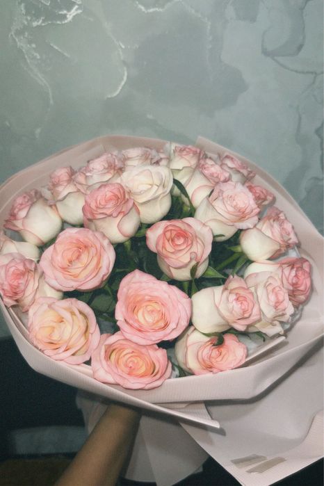 Нежный букет из 25 роз — б/у, в идеальном состоянии