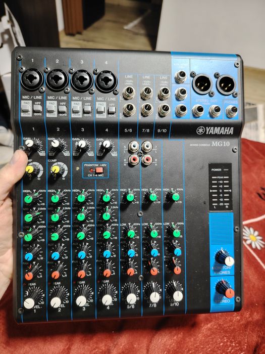 Mixer  analog Yamaha MG 10 ca nou