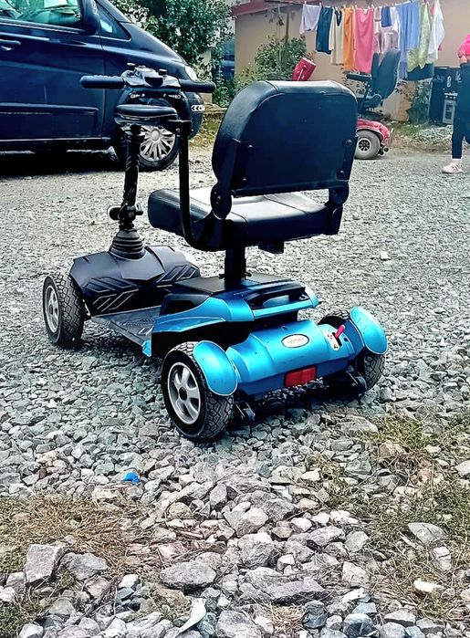 Scuter Carut electric pentru persoane cu dizabilități handicap