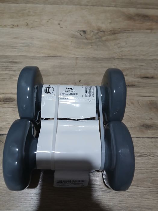 Продавам чисто нови гирички 3 кг.