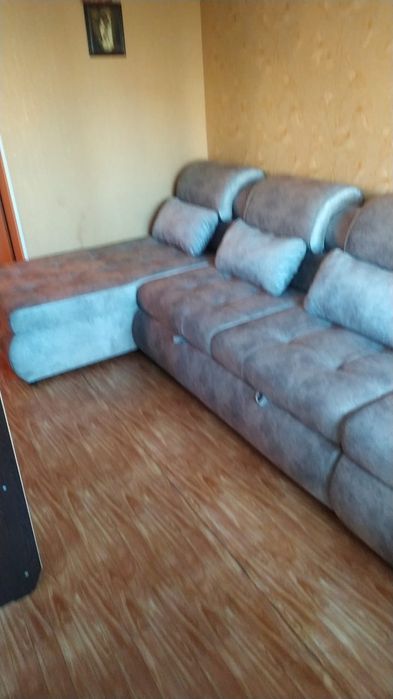 Продаю диван угловой