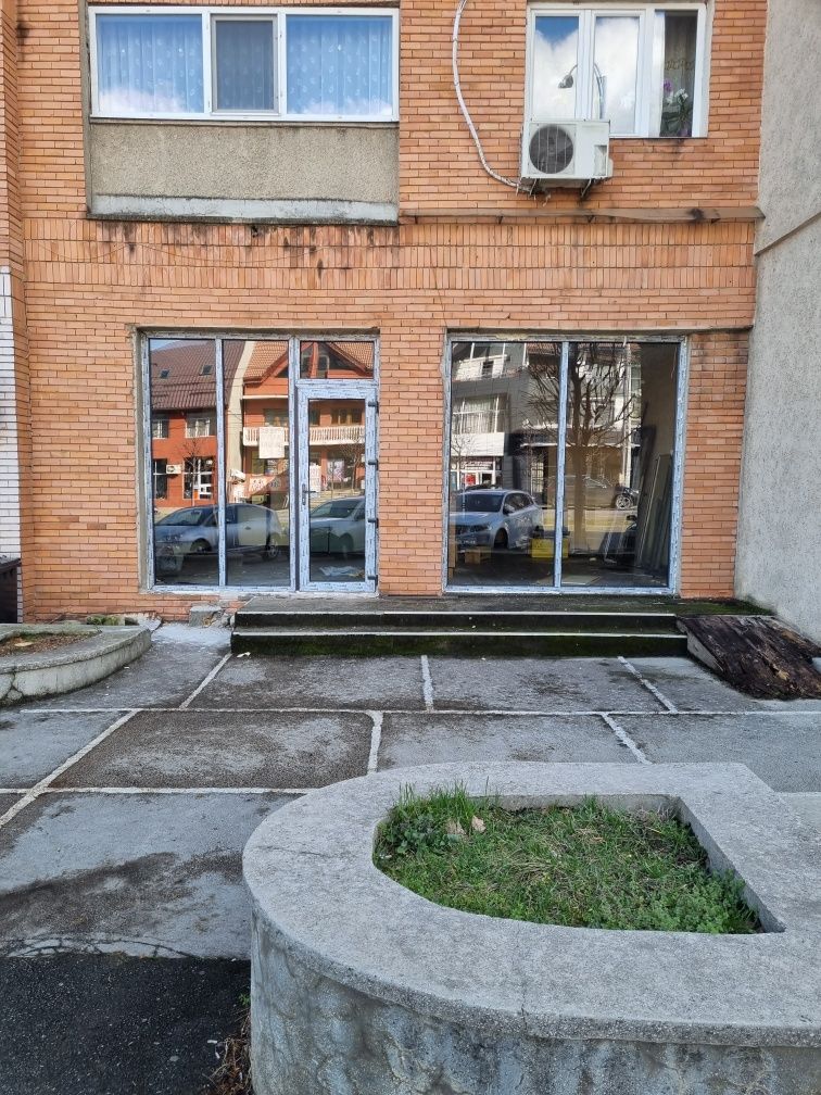 Spații  comerciale  pentru închiriere