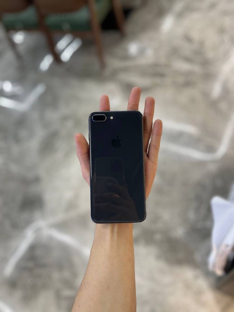 iPhone 8 Plus ёмкость 71.  64Гб