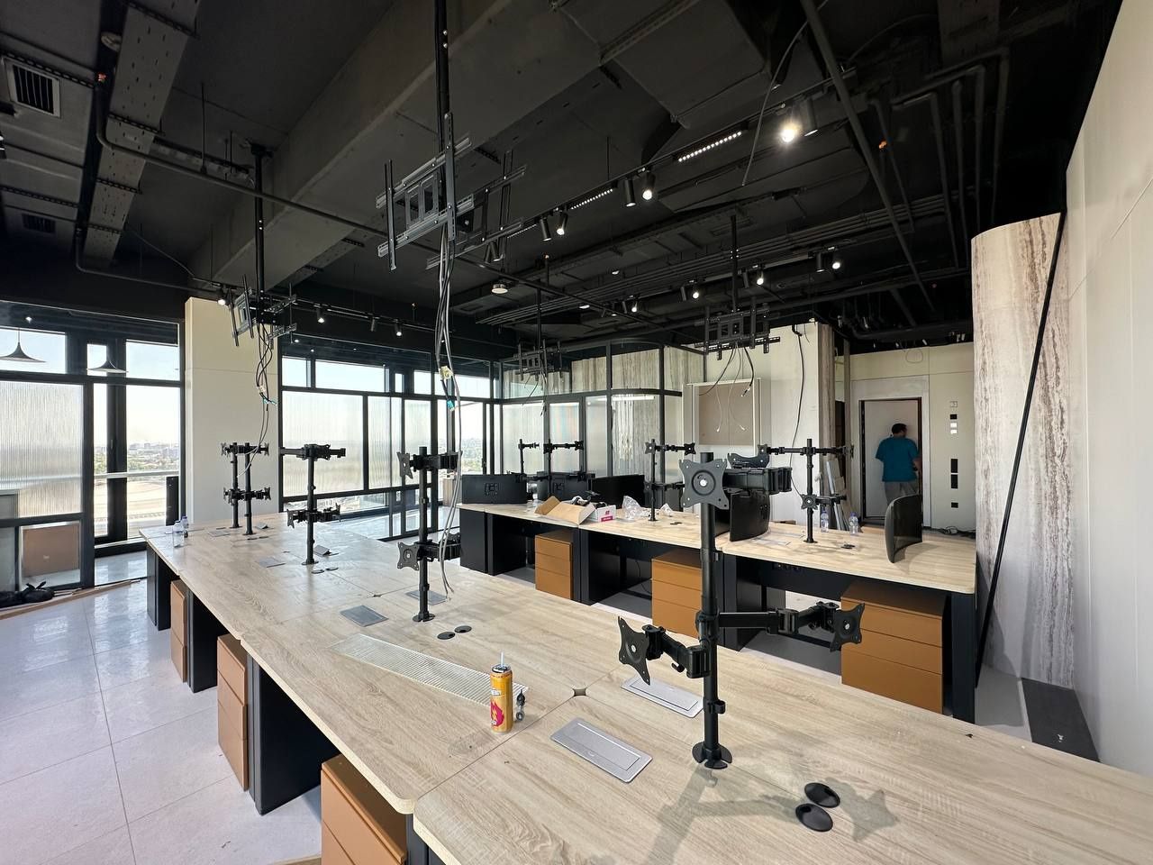 Сдаётся Евро офис в Nest One 92м²