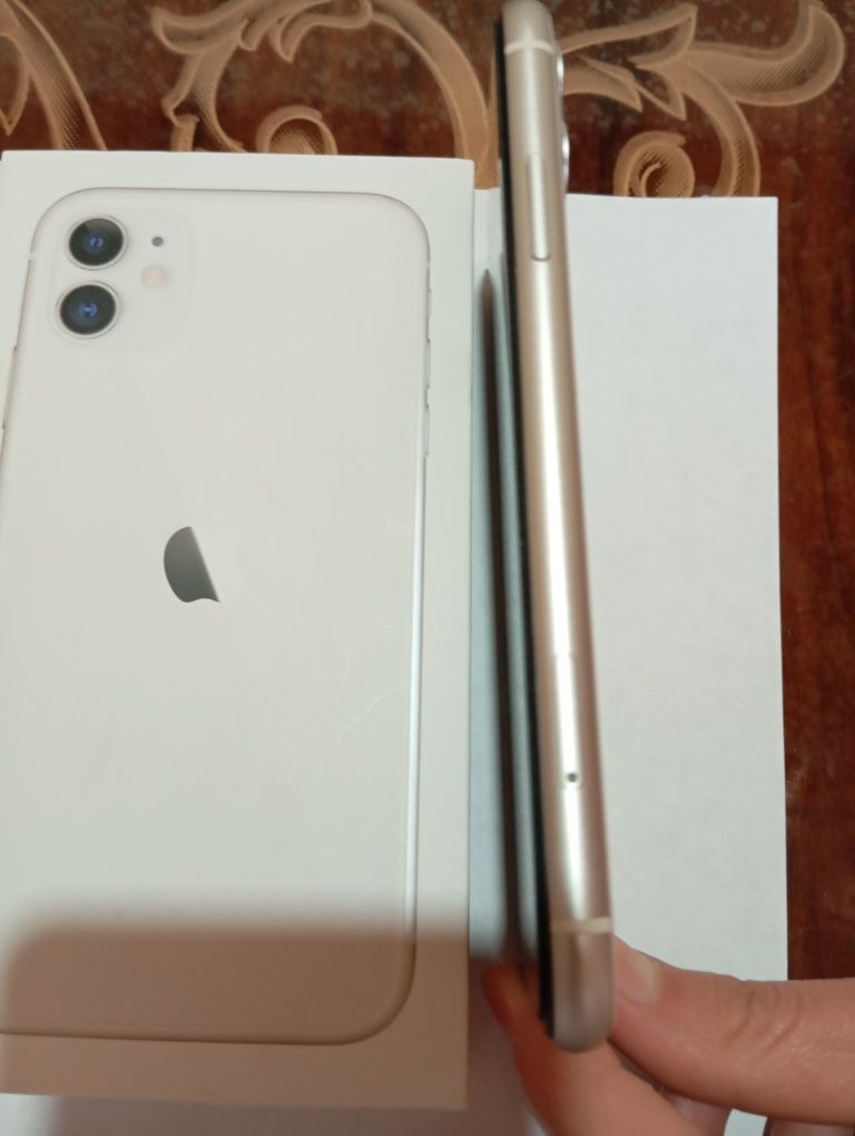 iPhone 11 с гарантией