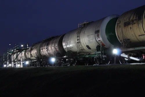 Продаётся НовыйДействующей Нефт База.