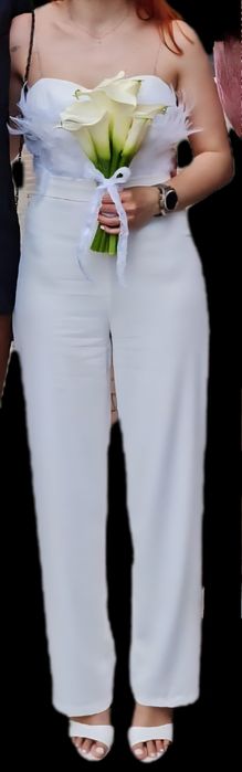 Salopetă albă elegantă