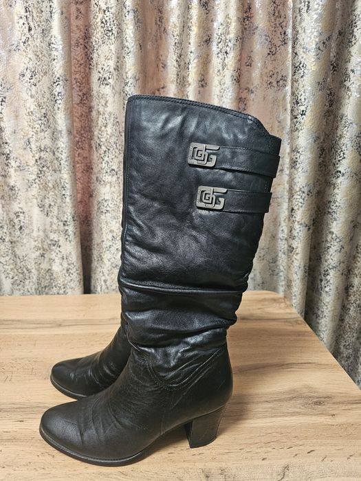 Продаю зимние сапоги