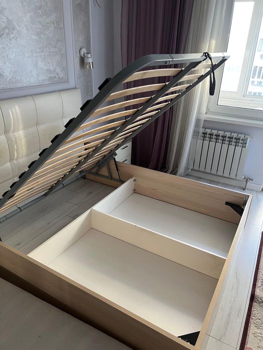 Продам кровать без матраса