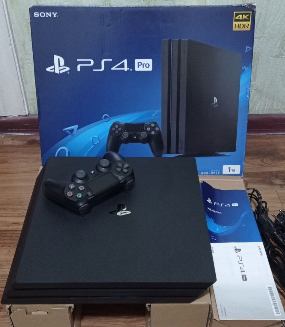 Playstation 4 pro - 1 tb с 20 топ играми