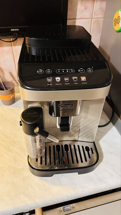Vând Espressor automat De'Longhi Magnifica Evo ECAM 290.61.B, 1450W