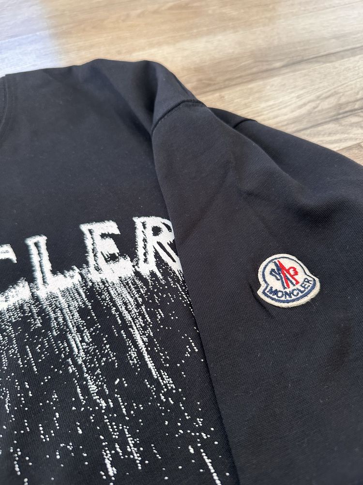 Тениски Louis Vuitton, Moncler