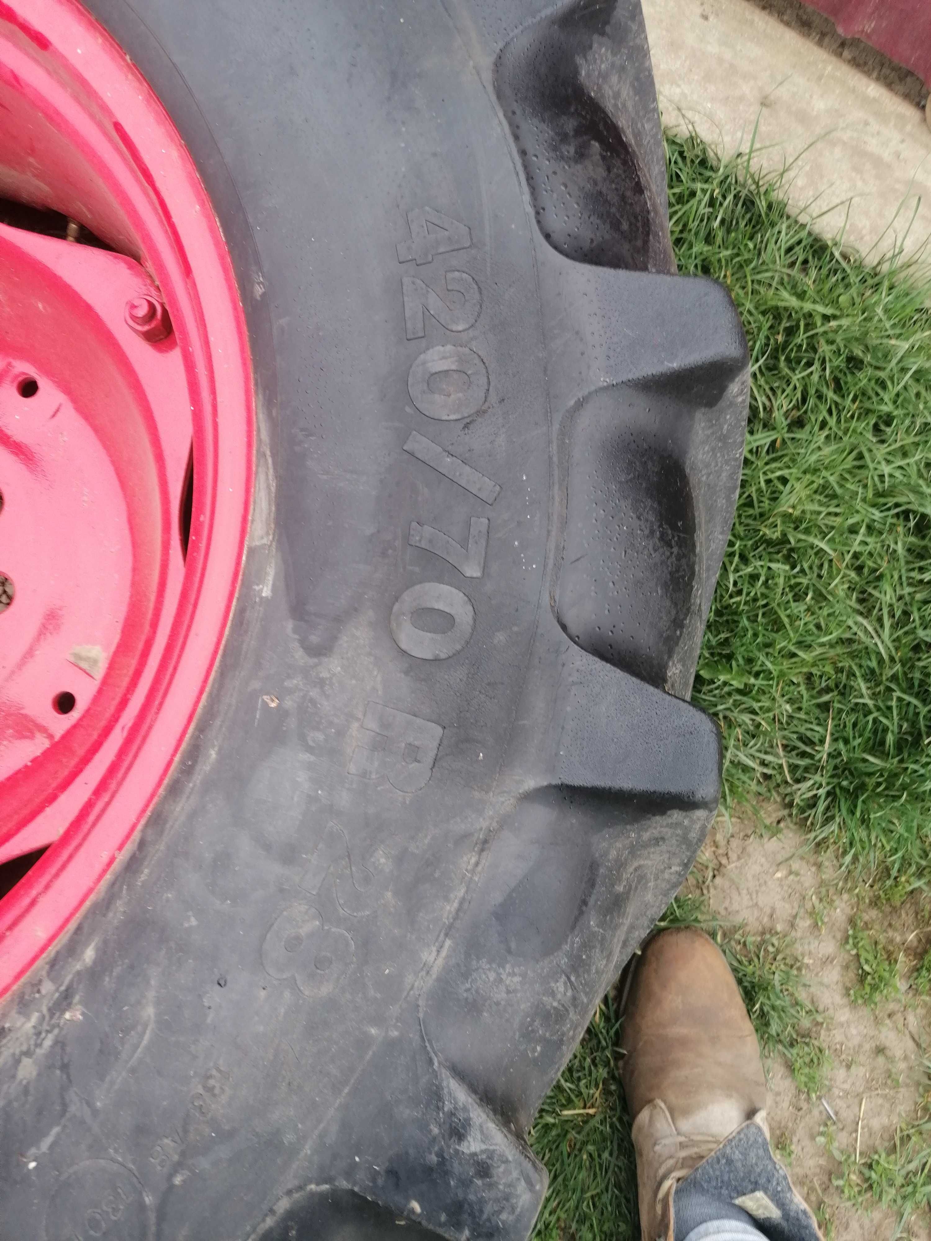 Vând roti fendt fata 420/70 r28