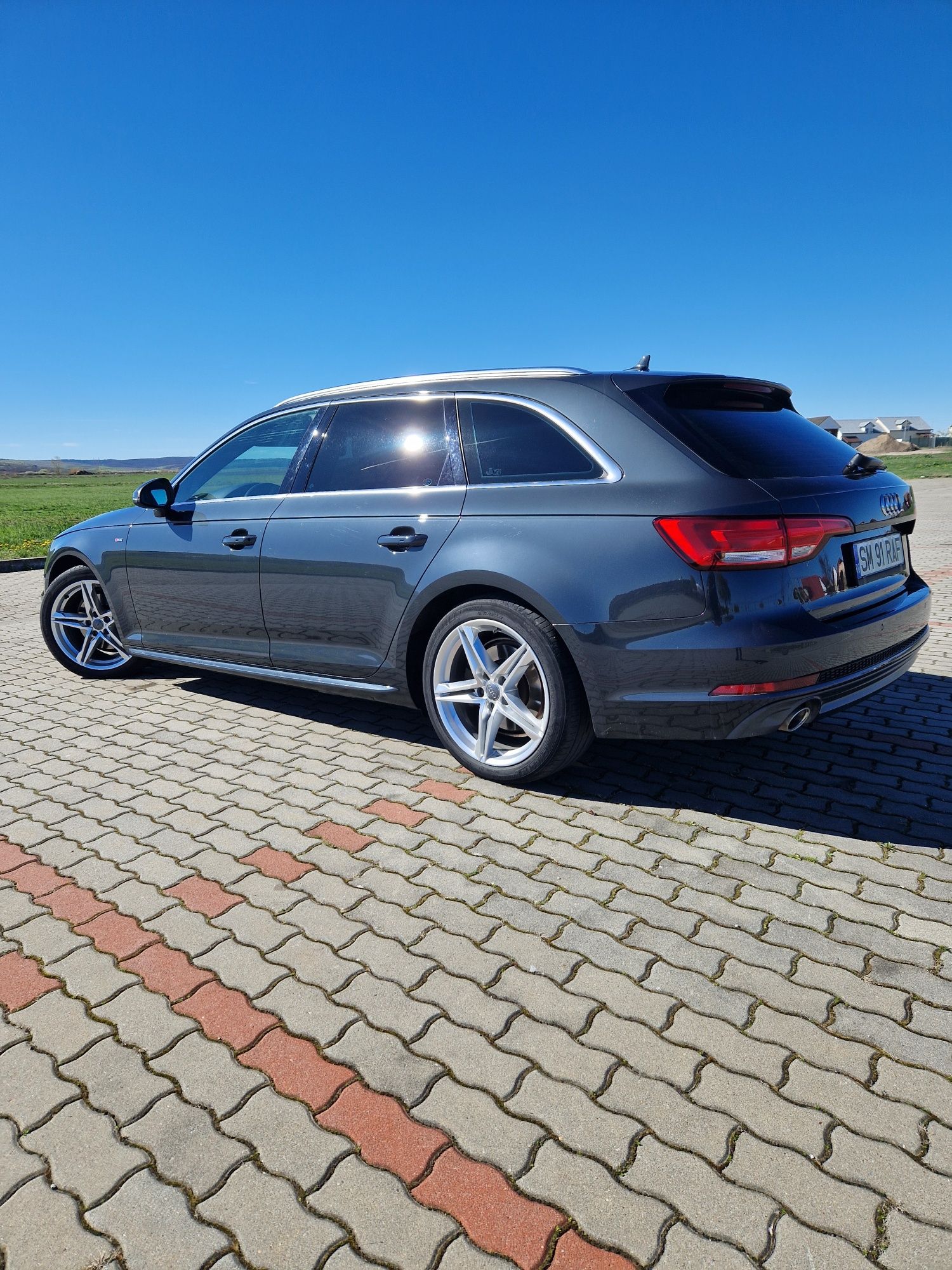 Audi A4, B9, S Line