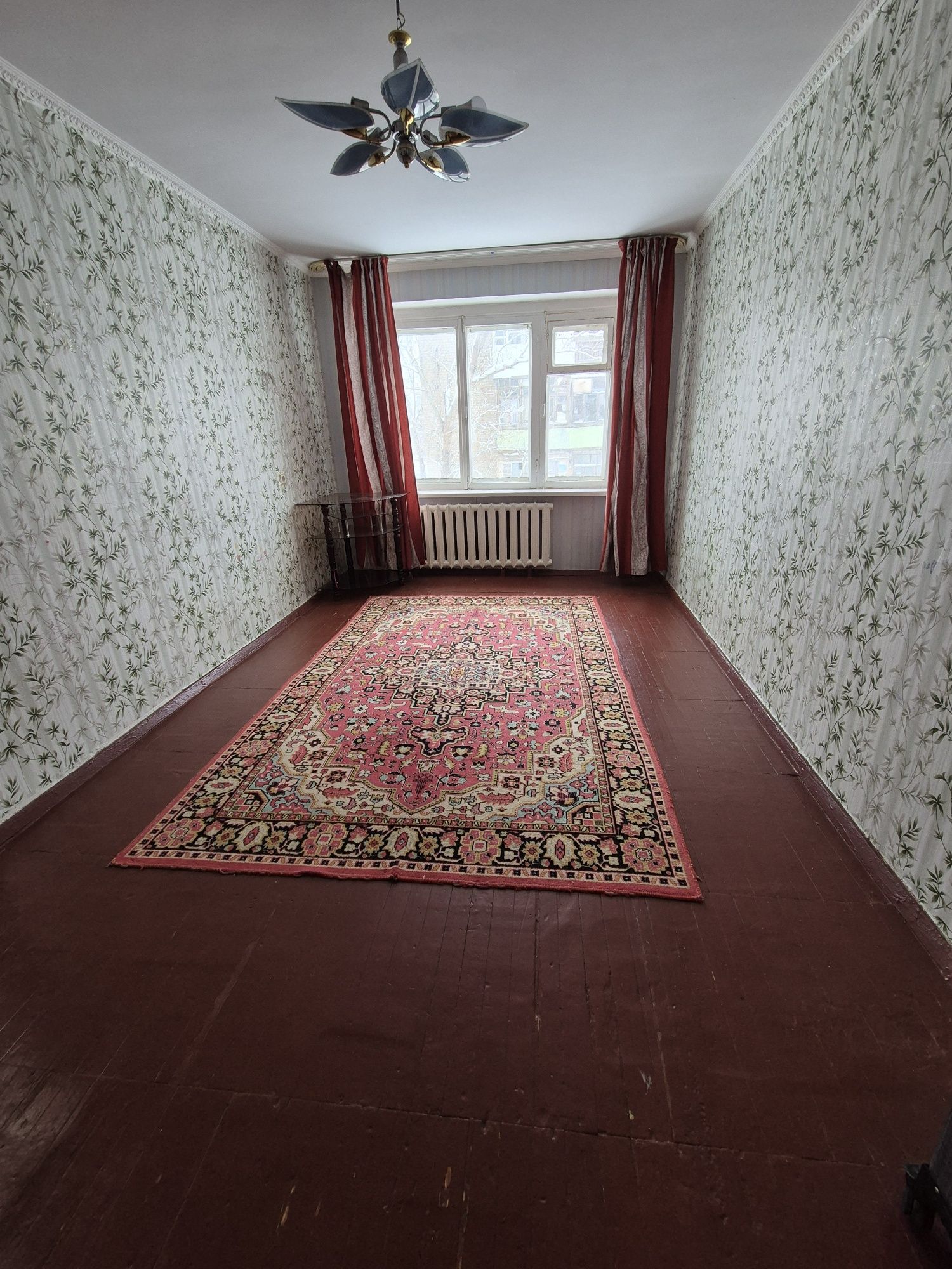 Екі бөлмелі үи сатылады