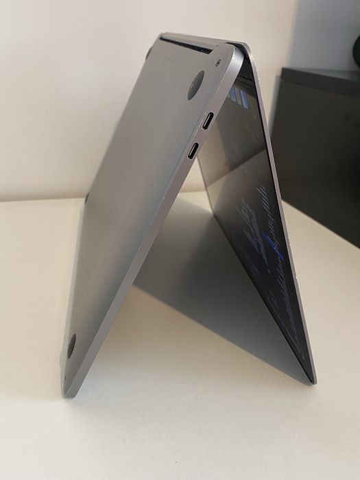 MacBook pro M2 2022