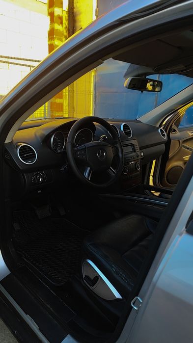 Vând Mercedes ml impecabil