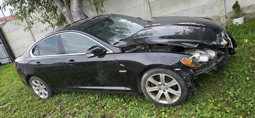 Jaguar XF an 2009 Avariat