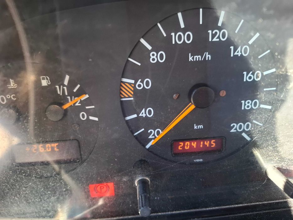 Mercedes 312d бордови