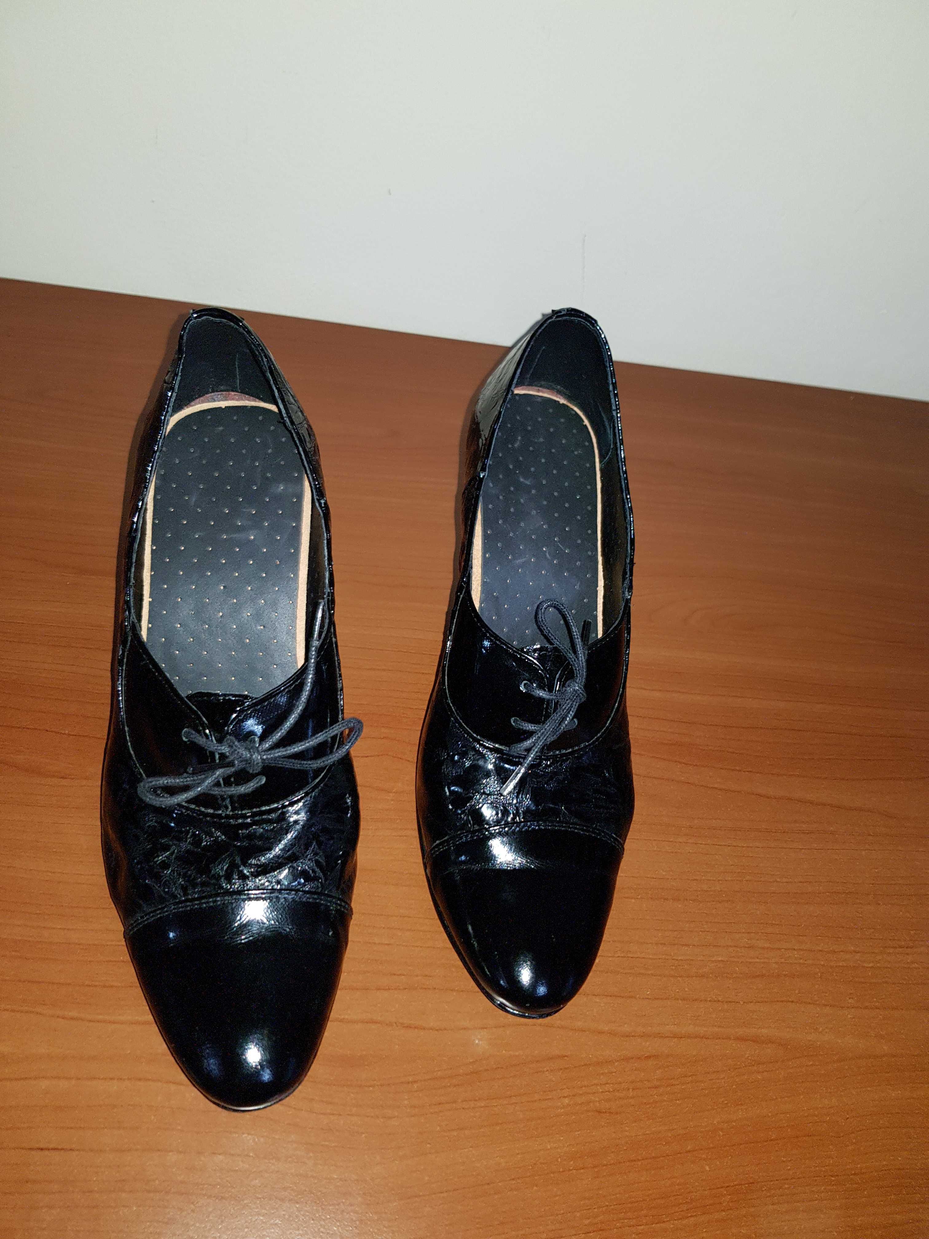 pantofi piele naturală lăcuită, mărimea 39