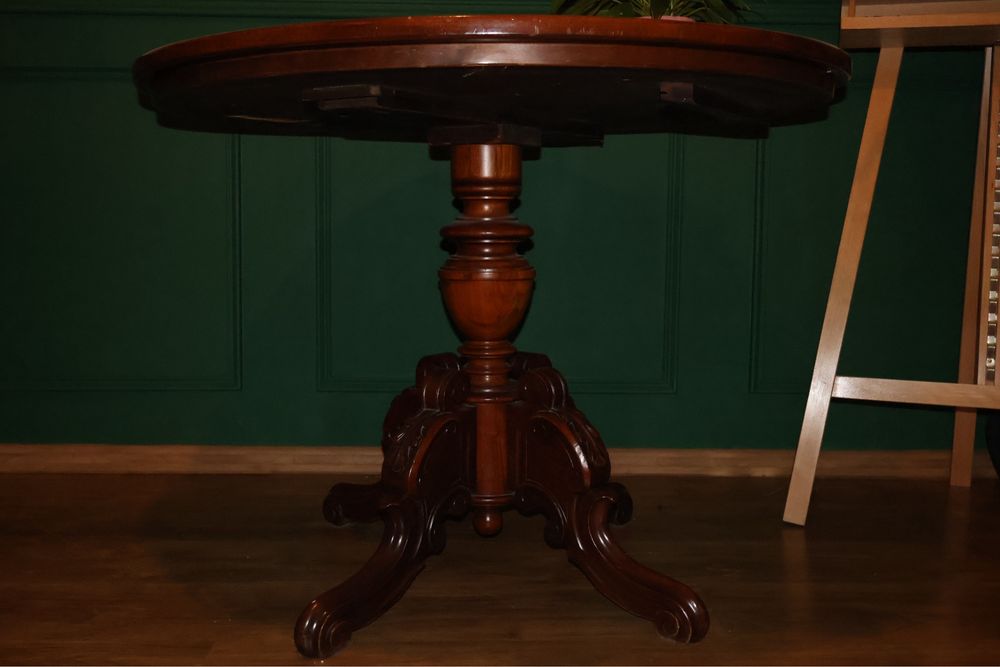 Masă vintage din lemn masiv