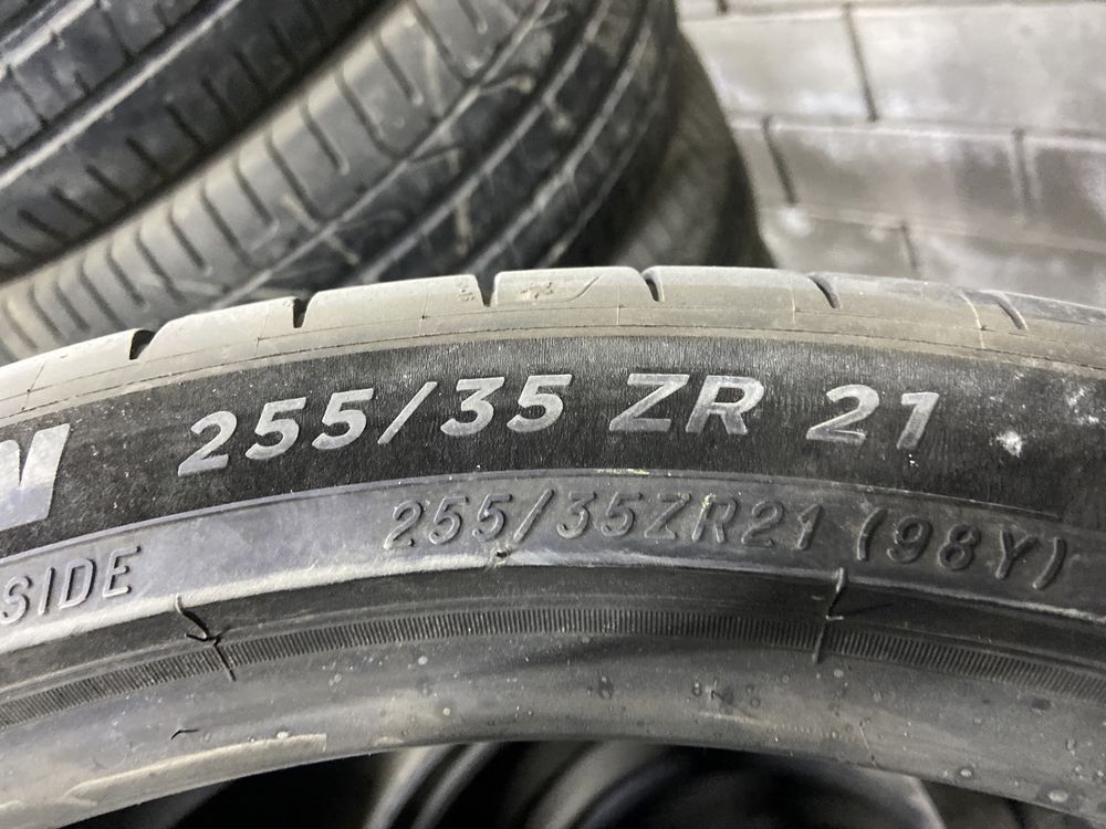 255/35/21