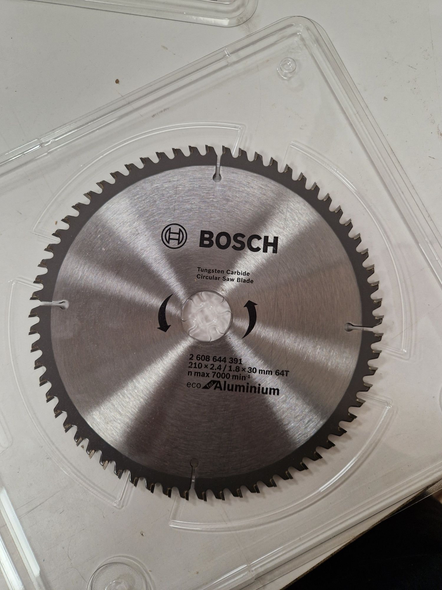 Vând panza circular Bosch 210x2.4x30 mm 64 T