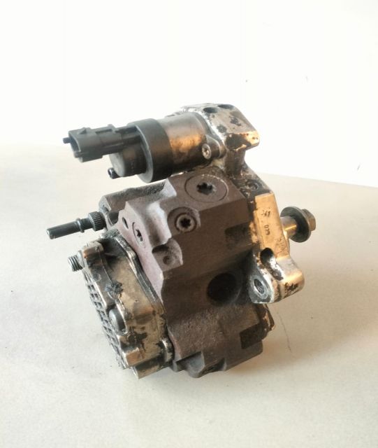 Pompă inalta  2.2 / 2.5 dci 8200457039 Renault Master a 2-a generati