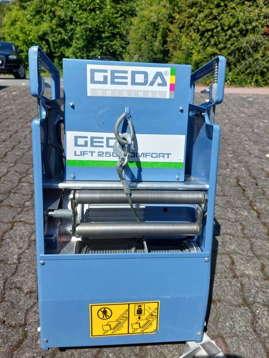 Lift  Geda construcți materiale tiglă  panouri solare