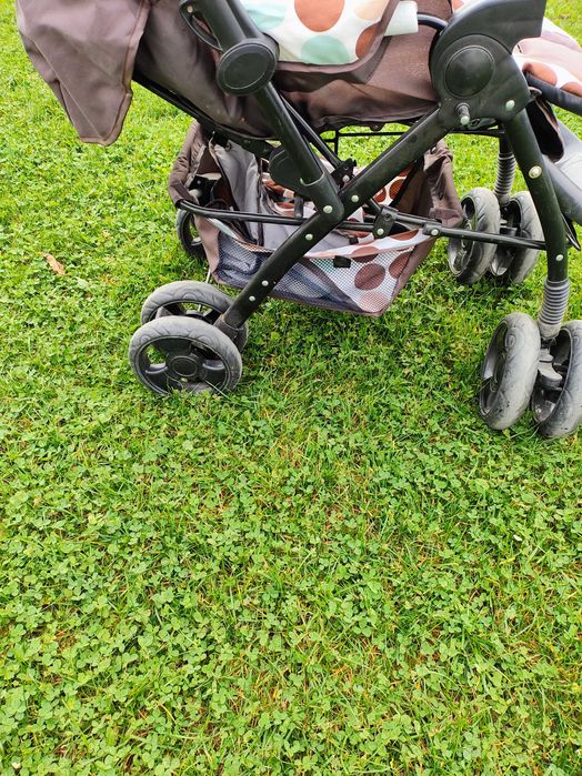 Cărucior pliabil pentru bebe ,,BabyCare"