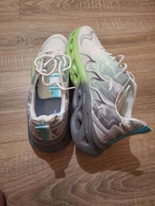 Мъжки маратонки (безплатна доставка]