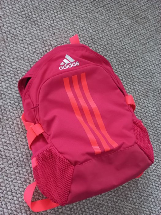Ghiozdan Adidas culoare deosebita