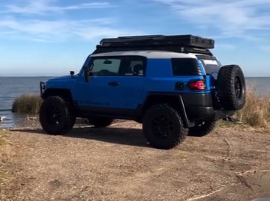 продам джип тойота фджэйкрузер