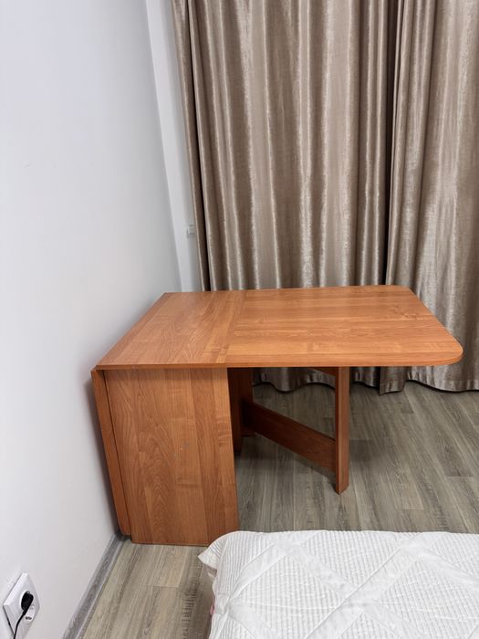 Раздвежной стол.