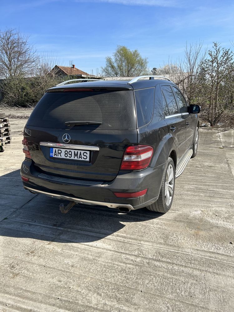 Vând Mercedes ML, Facelift, alcantara, unic proprietar