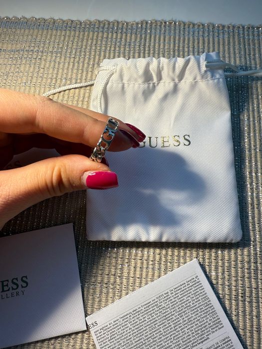 Чисто нов пръстен  Guess